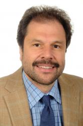 Fighting in a passive manner active against Clostridium difficile